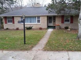 924 W Larabee St, Pt Washington, WI 53074