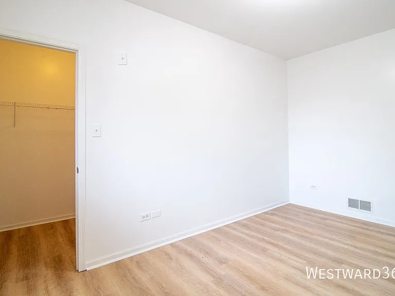 2534 W Harrison St #1 — Photo 12