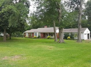 1002 Hilltop Dr, Palestine, TX 75801