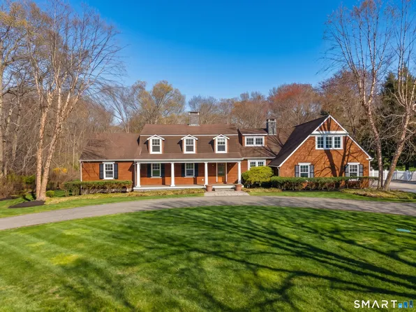 11 Westwood Drive, Waterford, CT 06385