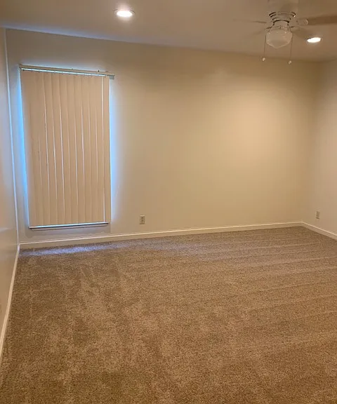 Ellis Park Apartments — Photo 13