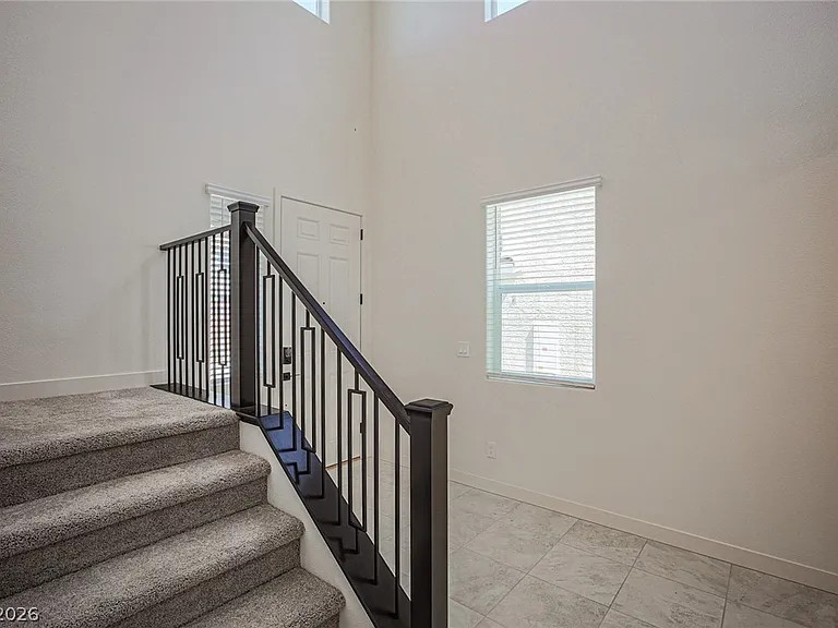 5644 Hill Spire St — Photo 4