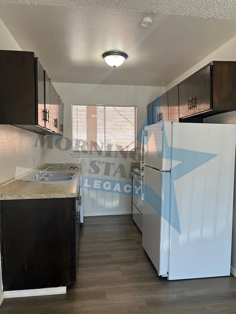 Puerta Del Sol Apartments — Photo 3