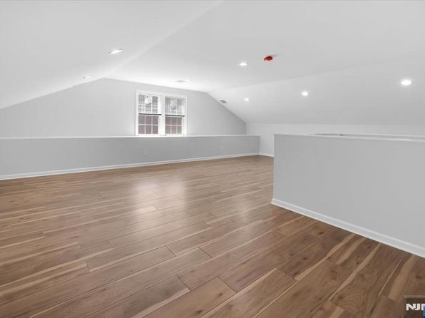 77B Chestnut St, Lodi, NJ 07644