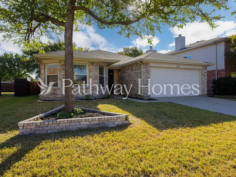 2628 Terrace Dr — Photo 1
