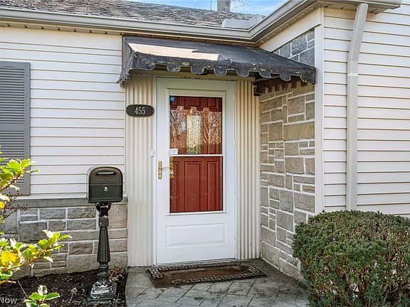 2nd image of 455 Vineland Rd
