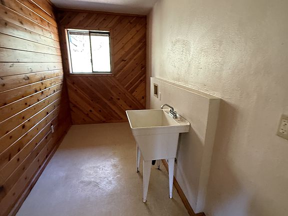 4th image of 4824 Lake Shastina Dr