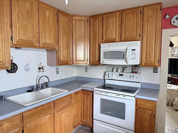 5th image of 214 E Routt Ave