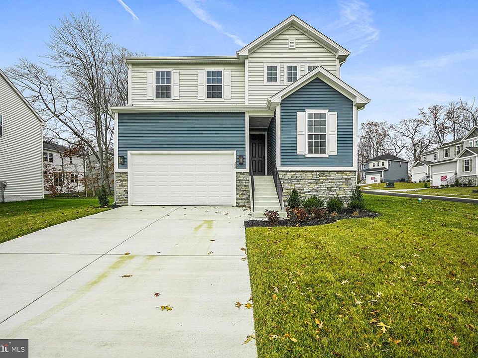 1st image of 17 Aspen Dr