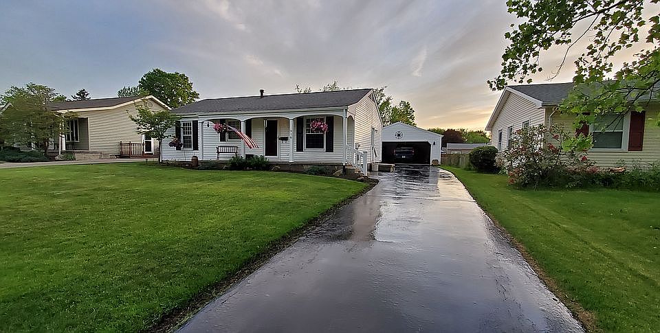 1st image of 916 Saul Dr