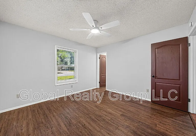 138 Bobolink Dr — Photo 17