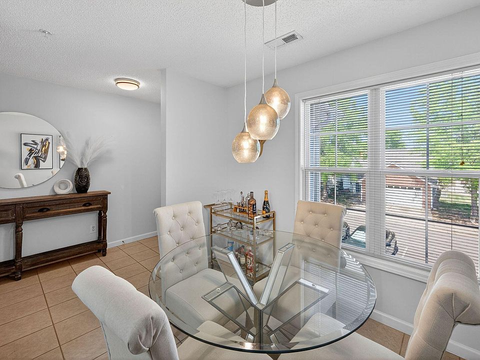1st image of 2400 Huntscroft Ln APT 202