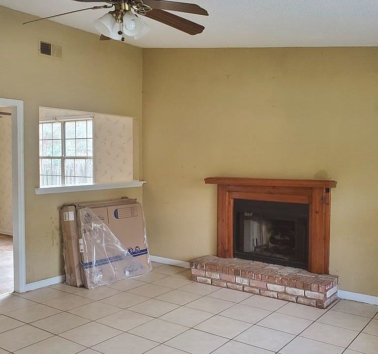 2nd image of 1089 Desert Shield St