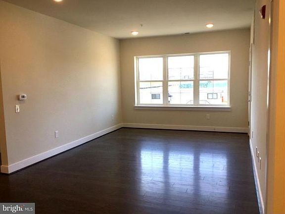 4th image of 2905 Bleeker St Unit 203
