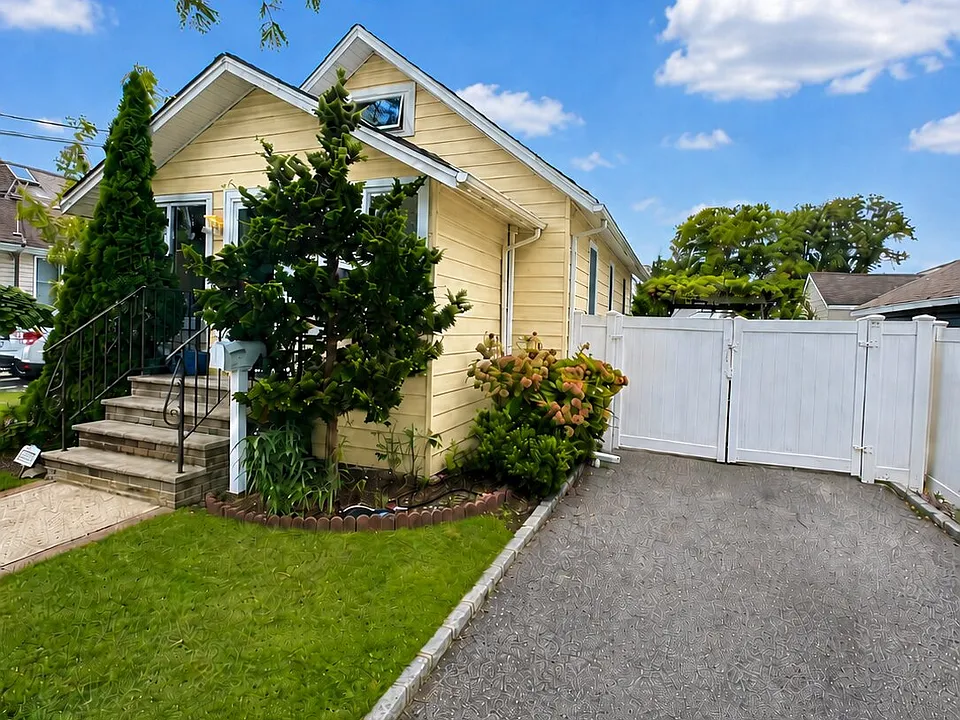 804 Nassau St