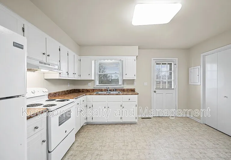 109 Holley Dr #B — Photo 5