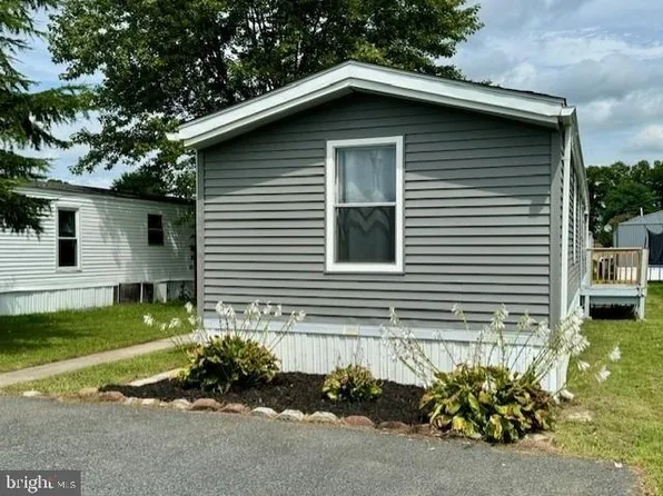 46 Pinewood Acres Ave, Dover, DE 19901