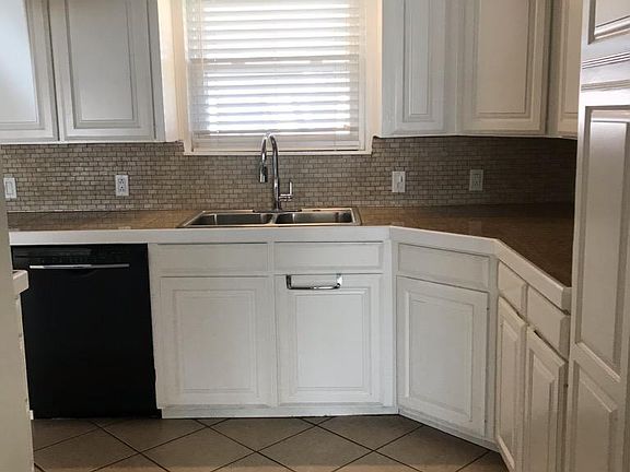 5th image of 4406 Wilshire Dr
