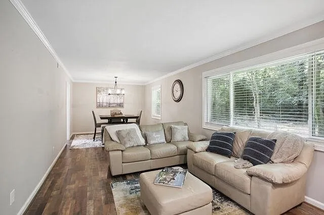 3 bed, 1.5 bath, 1815 sqft, $2,950 — Photo 4