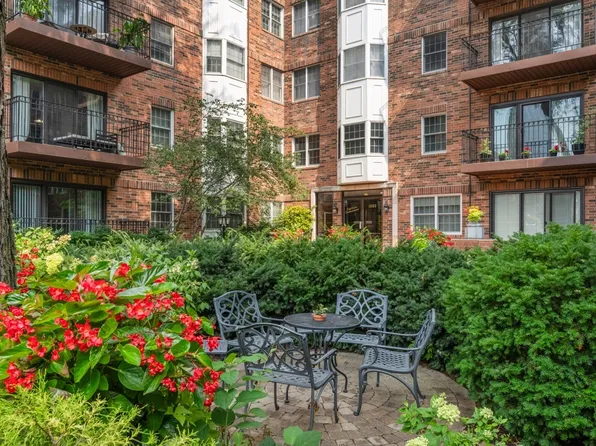 1503 Oak Ave APT 410, Evanston, IL 60201