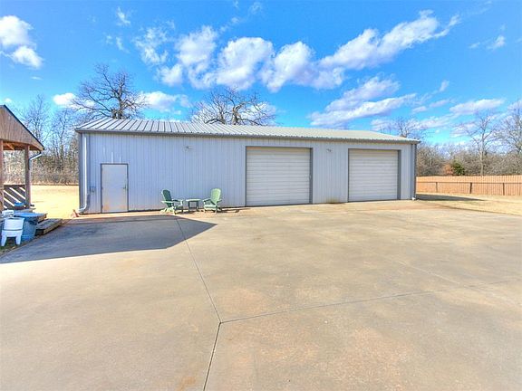 4th image of 10121 Cottonwood Dr