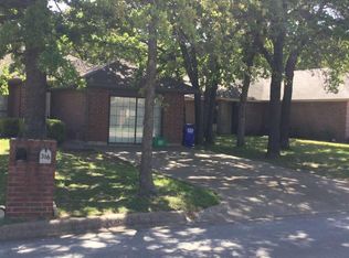 316 Lochridge Dr, Azle, TX 76020