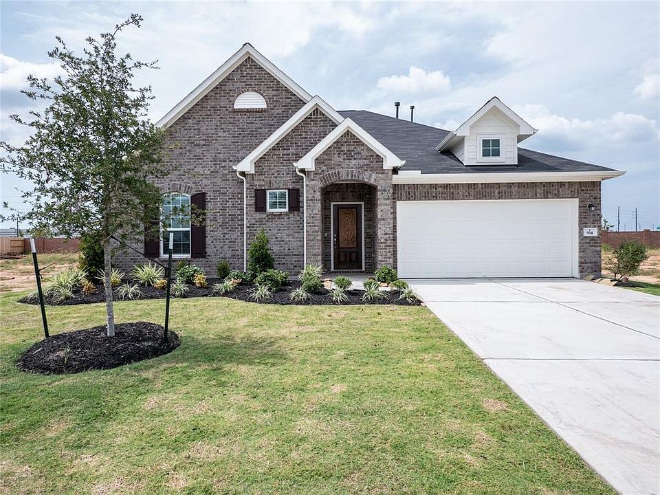 1st image of 914 Summer Village Way