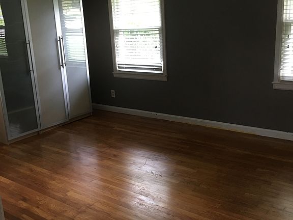 4th image of 760 Pinehill Dr SE