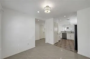 50 Thicket Grove Pl — Photo 4