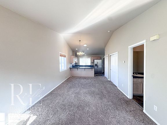 5th image of 304 N Wycoff Ave Unit 5