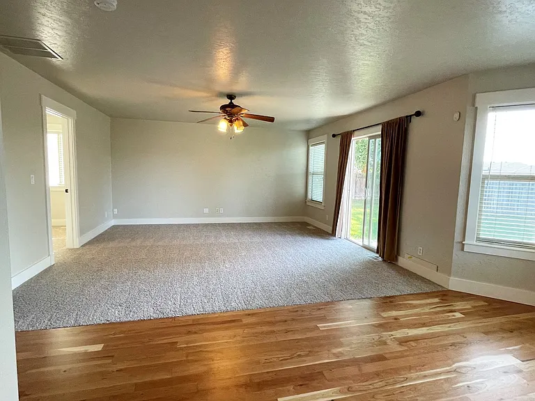 709 N Saddlebrook Way — Photo 5
