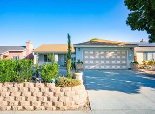 1049 Oakwood Ln, Rosamond, CA