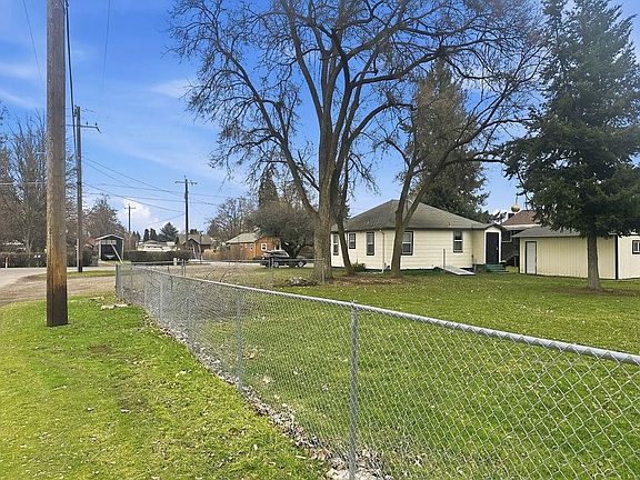 4th image of 4319 N Evergreen Rd