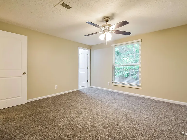 5219 Martins Crossing Rd — Photo 7