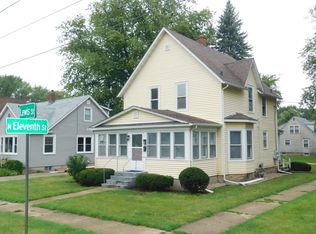 1029 Lewis St, Dekalb, IL 60115