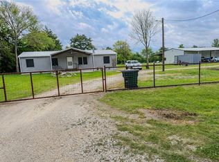 9046 Old Macey Rd, Hearne, TX 77859