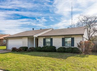 5902 Lakecrest Dr, Garland, TX