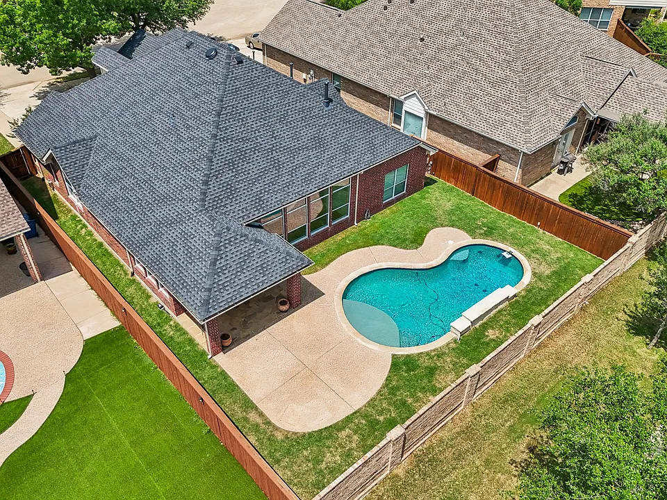 8330 Elena Dr