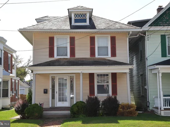 135 W High St, Manheim, PA 17545