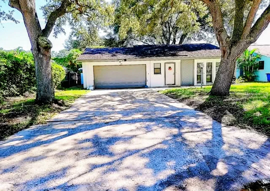 Building Photo - 1733 Evans Dr