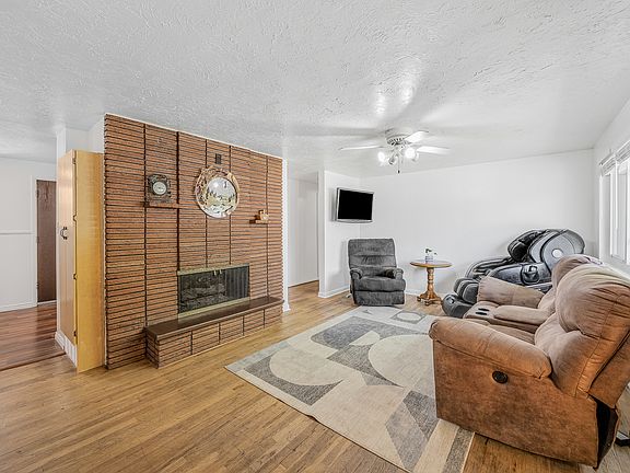 3rd image of 1534 S 240th St E