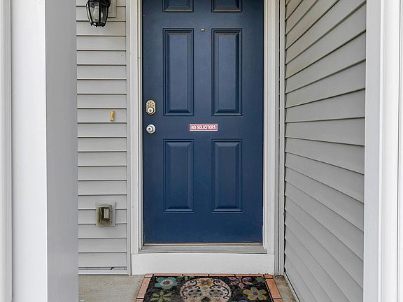 4th image of 1324 Wickham Dr