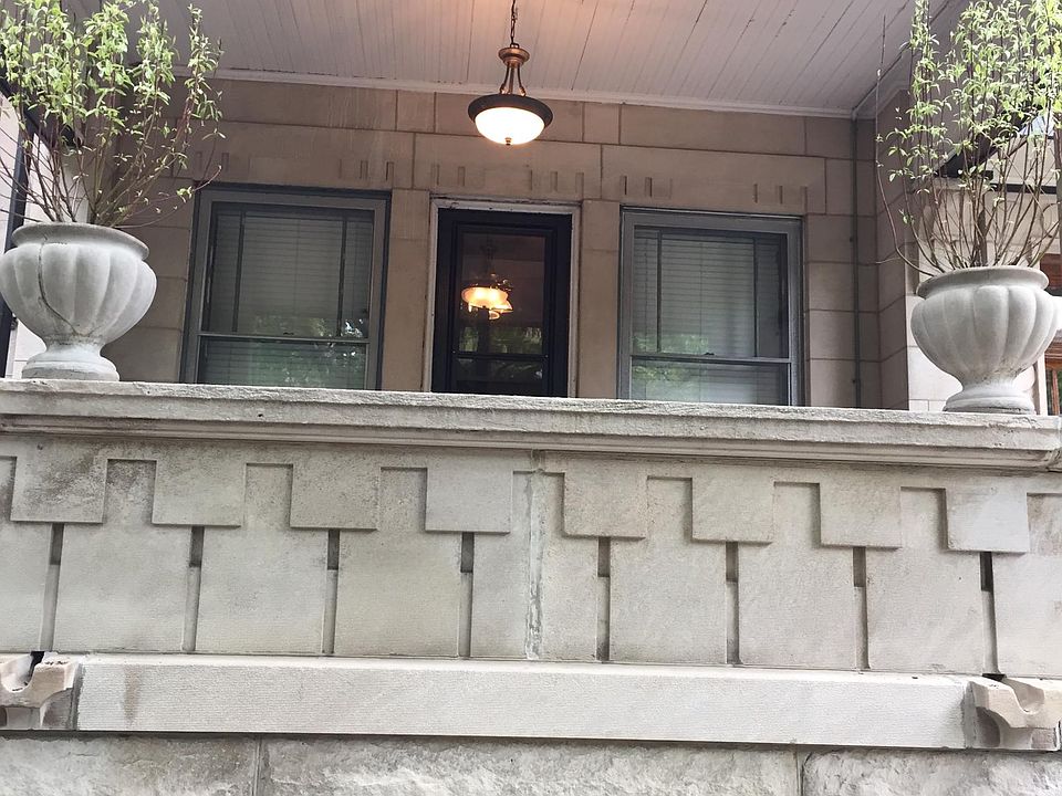 1st image of 1313 W Cornelia Ave #2