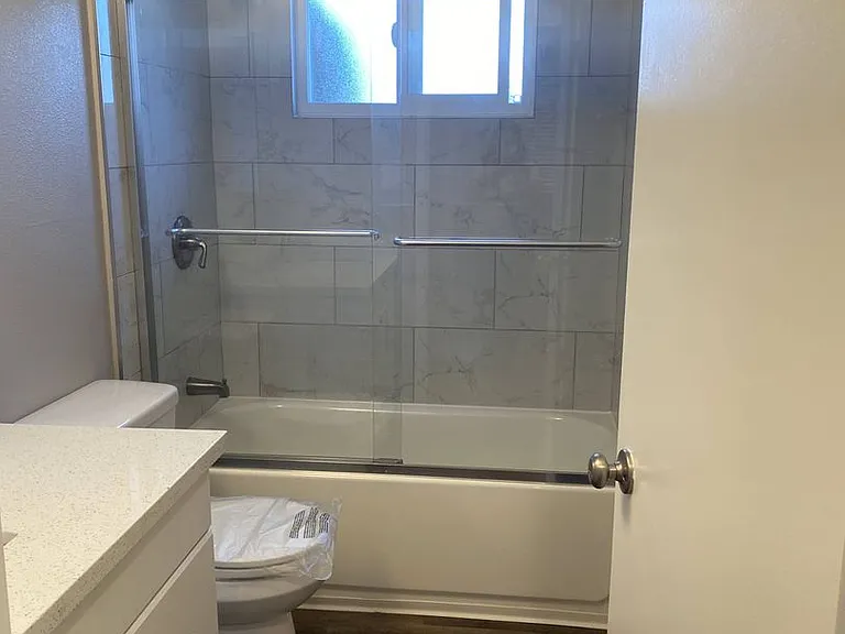 Midway Manor Apts. — Photo 17