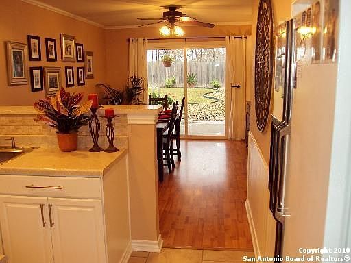 5th image of 1027 Mount Capote St