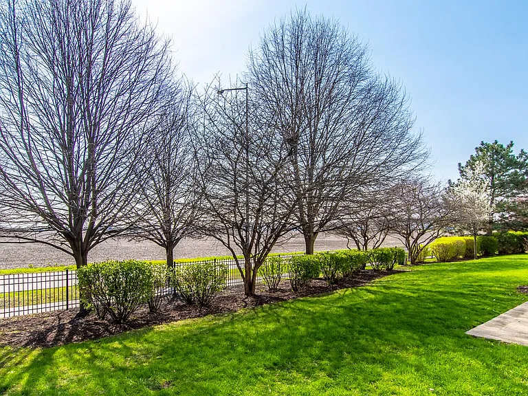 4133 Blackstone Dr — Photo 45