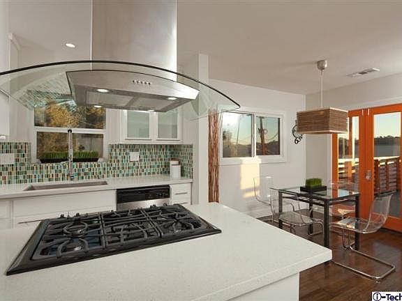 3rd image of 2304 Carlyle Pl