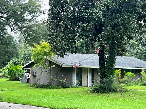 4th image of 624 Lakeshore Dr