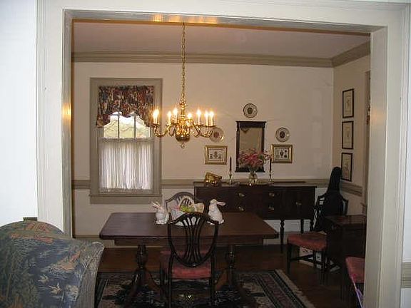 3rd image of 6565 Columbia Pike