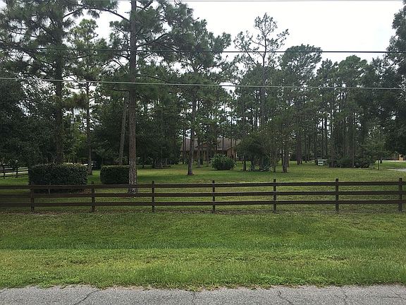 4th image of 19800 Quinella St